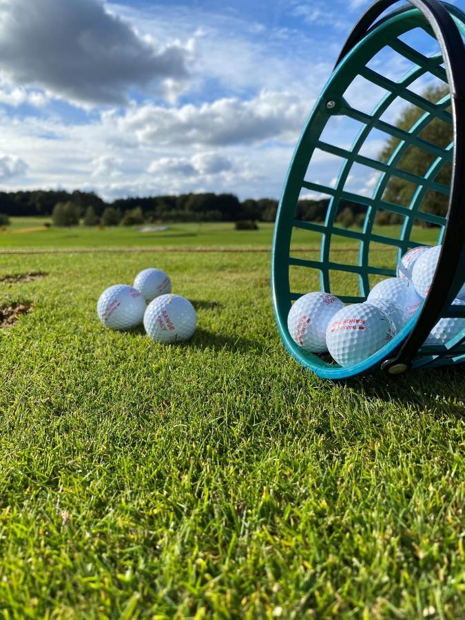 Barrierefreie Ferienwohnungen In Der Naehe Der Golf- Und Freizeitanlage Mudau Esterno foto